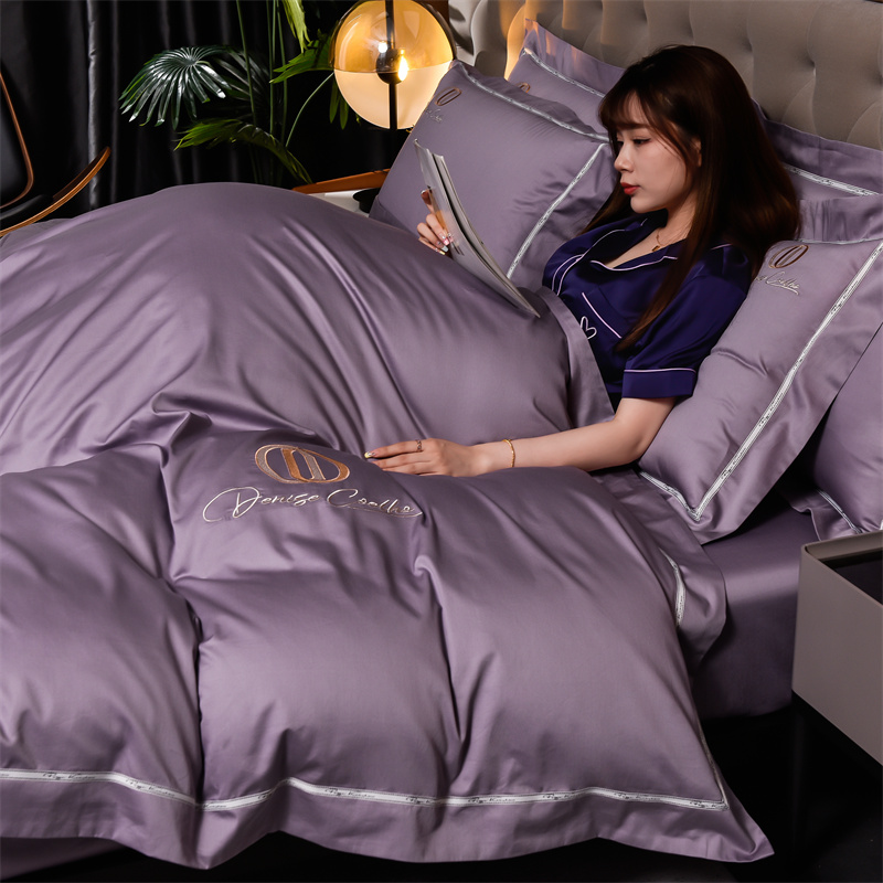 91家纺网 家纺一手货源 找家纺 瑞驰2024新款丹尼斯系列长绒棉绣花四件套 丹尼斯-加仑紫