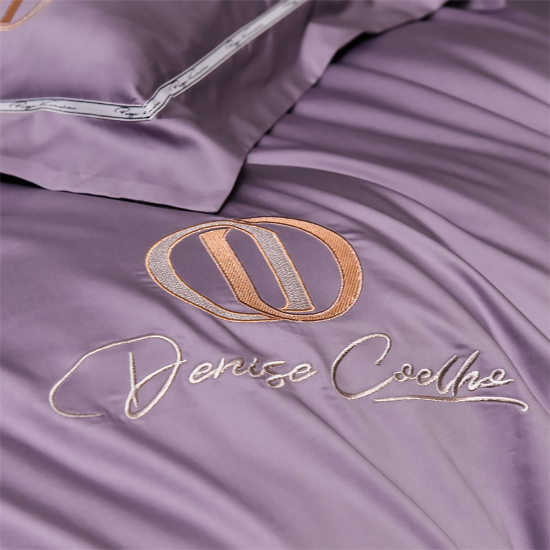 91家纺网 家纺一手货源 找家纺 瑞驰2024新款丹尼斯系列长绒棉绣花四件套 丹尼斯-加仑紫