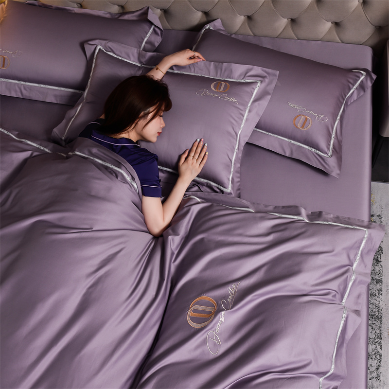 91家纺网 家纺一手货源 找家纺 瑞驰2024新款丹尼斯系列长绒棉绣花四件套 丹尼斯-加仑紫