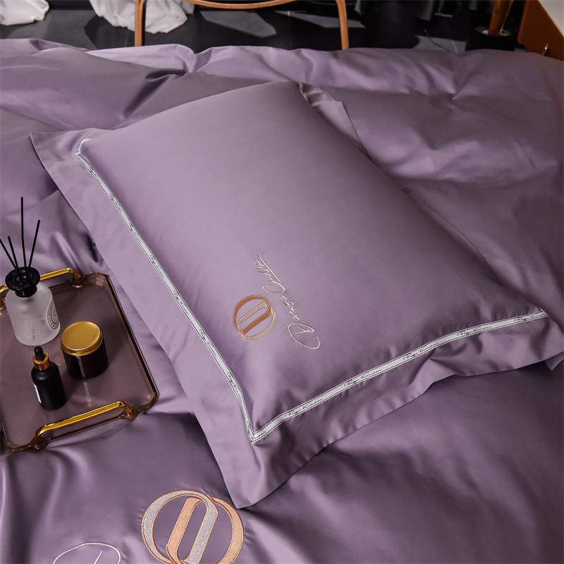 91家纺网 家纺一手货源 找家纺 瑞驰2024新款丹尼斯系列长绒棉绣花四件套 丹尼斯-加仑紫