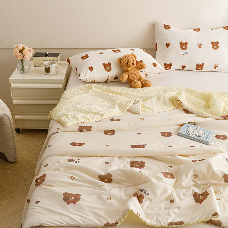 91家纺网 家纺一手货源 找家纺 绒梦里 2024新款小凉皮凉感冰豆豆夏被直播爆款夏凉被空调被 爱心熊