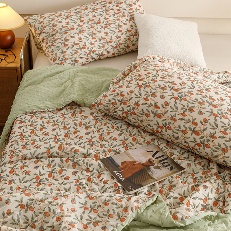 91家纺网 家纺一手货源 找家纺 绒梦里 2024新款小凉皮凉感冰豆豆夏被直播爆款夏凉被空调被 硕果