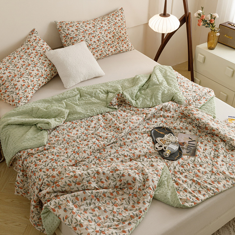 91家纺网 家纺一手货源 找家纺 绒梦里 2024新款小凉皮凉感冰豆豆夏被直播爆款夏凉被空调被 硕果