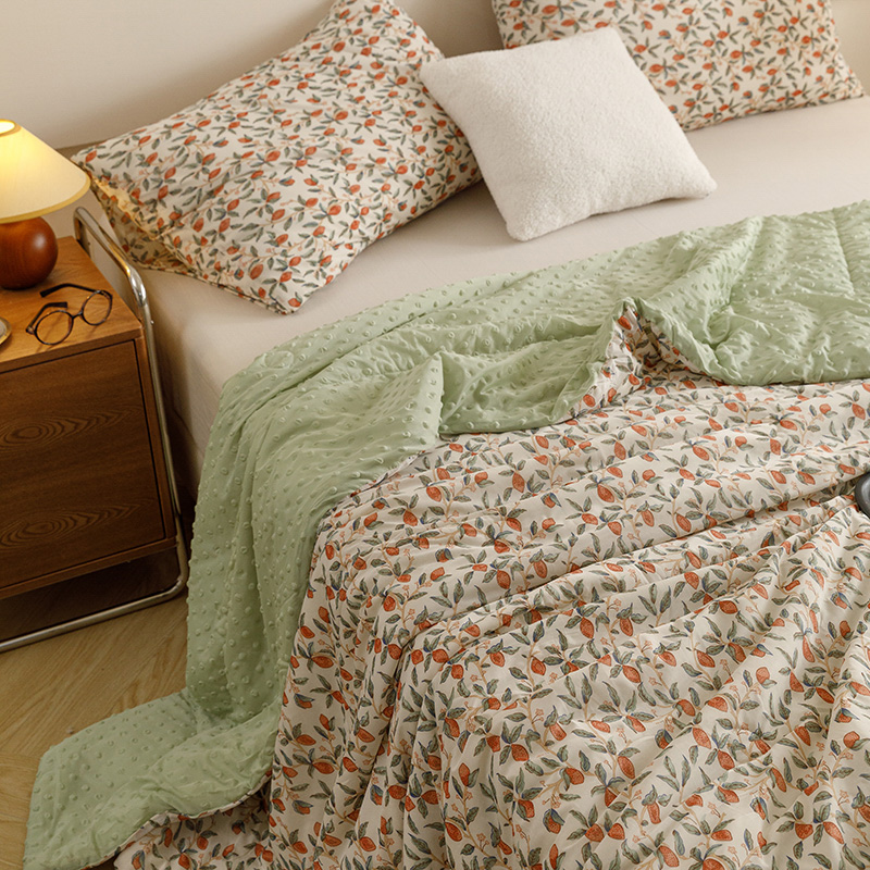 91家纺网 家纺一手货源 找家纺 绒梦里 2024新款小凉皮凉感冰豆豆夏被直播爆款夏凉被空调被 硕果