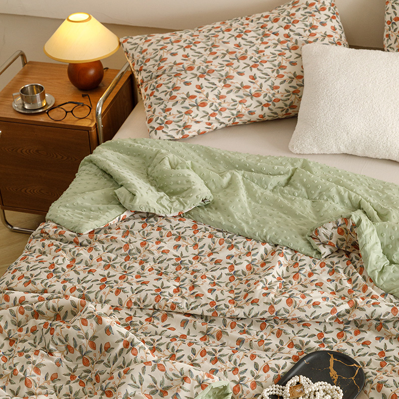 91家纺网 家纺一手货源 找家纺 绒梦里 2024新款小凉皮凉感冰豆豆夏被直播爆款夏凉被空调被 硕果