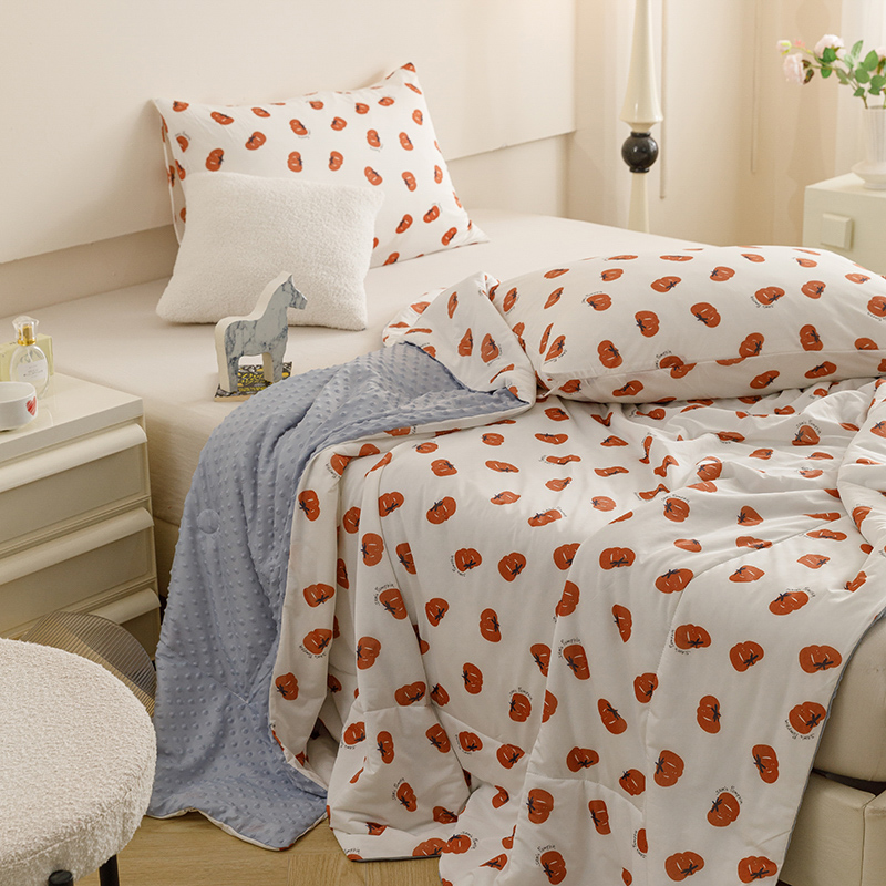 91家纺网 家纺一手货源 找家纺 绒梦里 2024新款小凉皮凉感冰豆豆夏被直播爆款夏凉被空调被 南瓜小梦