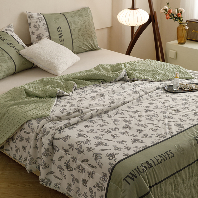 91家纺网 家纺一手货源 找家纺 绒梦里 2024新款小凉皮凉感冰豆豆夏被直播爆款夏凉被空调被 绿小香