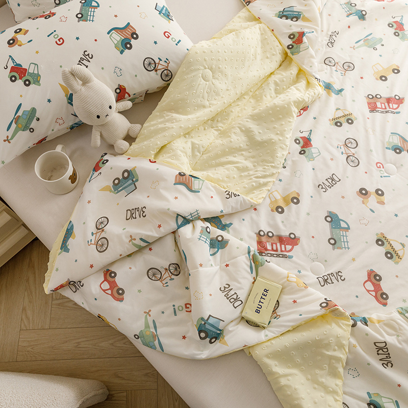 91家纺网 家纺一手货源 找家纺 绒梦里 2024新款小凉皮凉感冰豆豆夏被直播爆款夏凉被空调被 车车世界