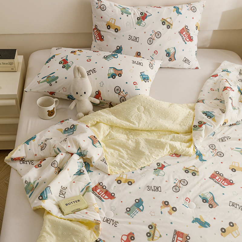 91家纺网 家纺一手货源 找家纺 绒梦里 2024新款小凉皮凉感冰豆豆夏被直播爆款夏凉被空调被 车车世界