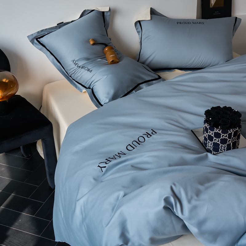 91家纺网 家纺一手货源 找家纺 60支贡缎新疆长绒棉床上四件套被罩高端轻奢简约刺绣被套全棉纯棉 珍娜-天空蓝奶昔白