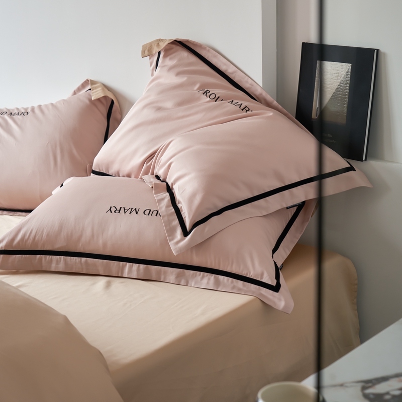 91家纺网 家纺一手货源 找家纺 60支贡缎新疆长绒棉床上四件套被罩高端轻奢简约刺绣被套全棉纯棉 珍娜-茱萸粉香槟金