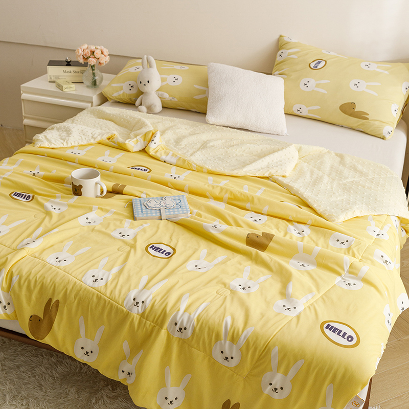 91家纺网 家纺一手货源 找家纺 绒梦里 2024新款小凉皮凉感冰豆豆夏被直播爆款夏凉被空调被 HELLO兔