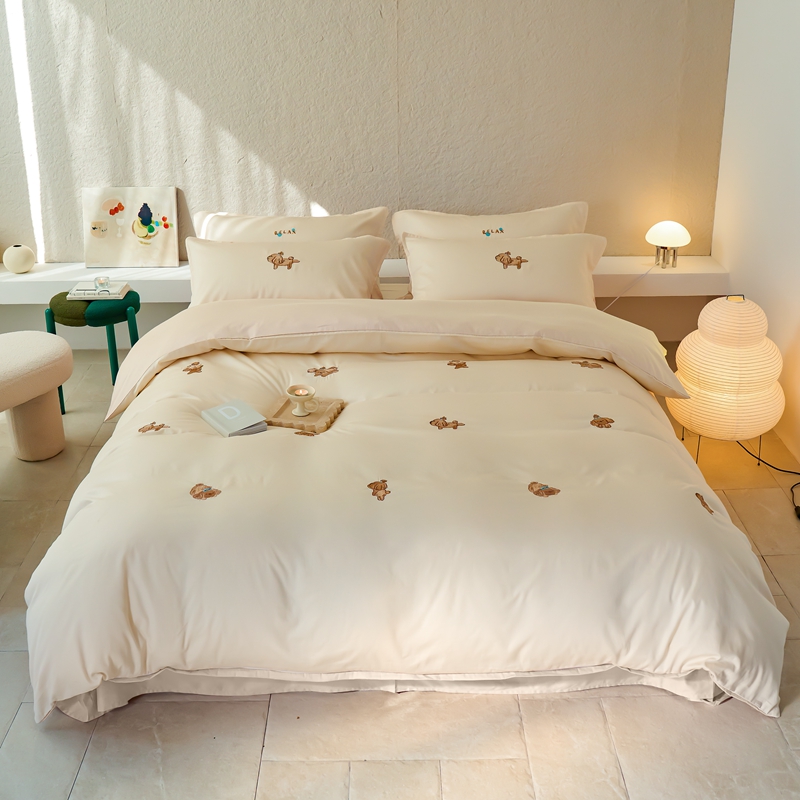 91家纺网 家纺一手货源 找家纺 北欧简约风60支贡缎长绒棉贡缎四件套纯棉全棉床单被套纯色轻奢 姜黄色奶油狗-奶昔白