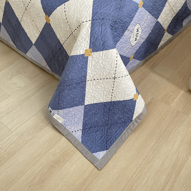 91家纺网 家纺一手货源 找家纺 胜权40支A类全棉夹棉绗缝13372简约款印花多功能床盖夏被四季通用 意林