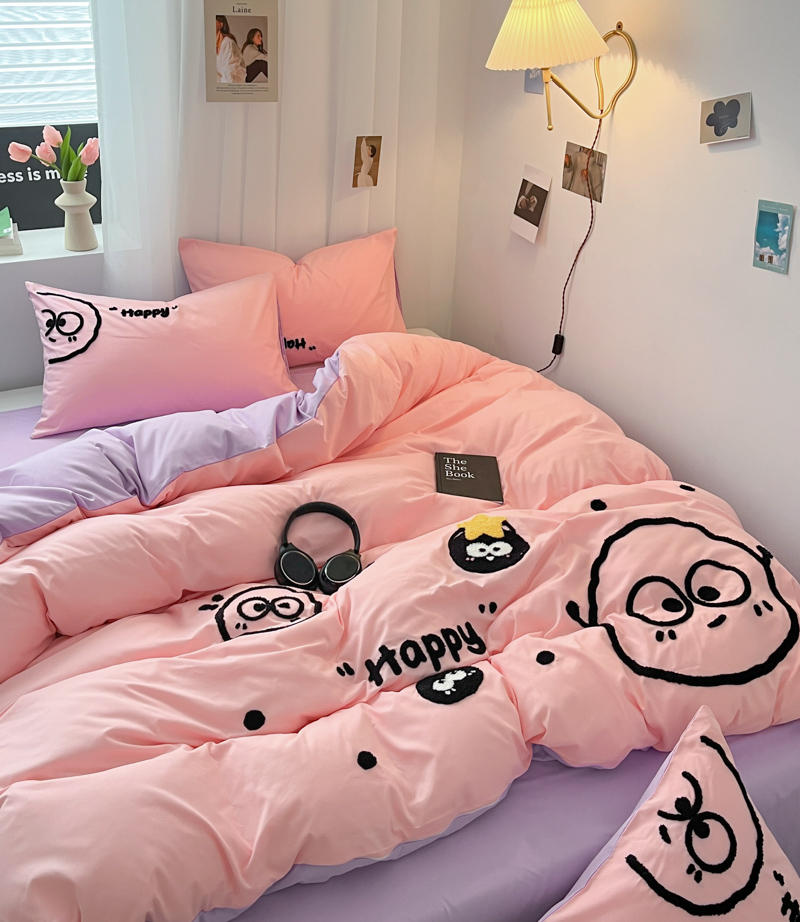 91家纺网 家纺一手货源 找家纺 沐慕家居 2024毛巾绣四件套 黑球球-粉紫