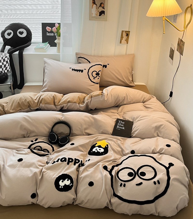 91家纺网 家纺一手货源 找家纺 沐慕家居 2024毛巾绣四件套 黑球球-卡其