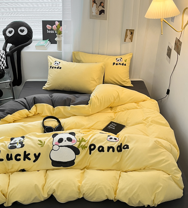 91家纺网 家纺一手货源 找家纺 沐慕家居 2024毛巾绣四件套 幸运熊猫-黄色