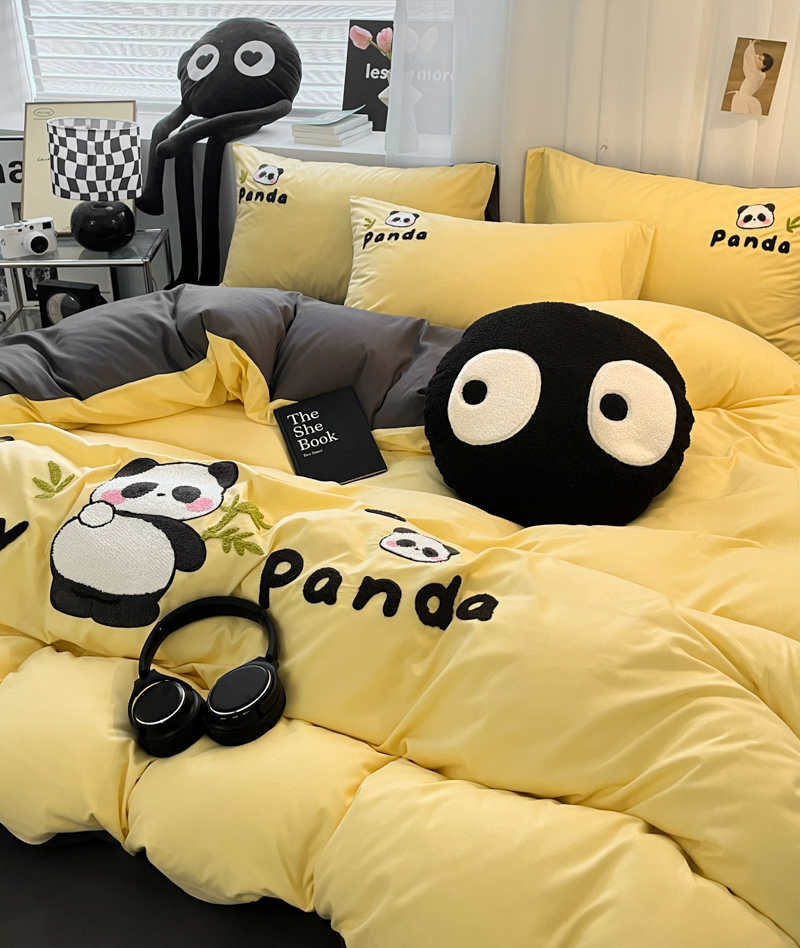 91家纺网 家纺一手货源 找家纺 沐慕家居 2024毛巾绣四件套 幸运熊猫-黄色