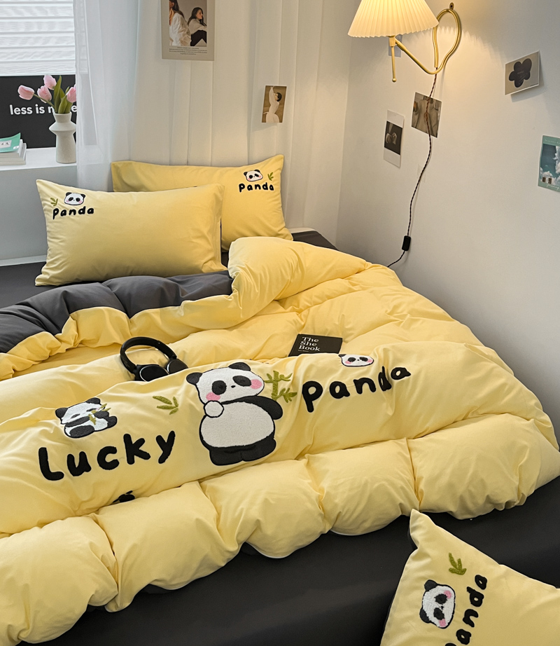 91家纺网 家纺一手货源 找家纺 沐慕家居 2024毛巾绣四件套 幸运熊猫-黄色