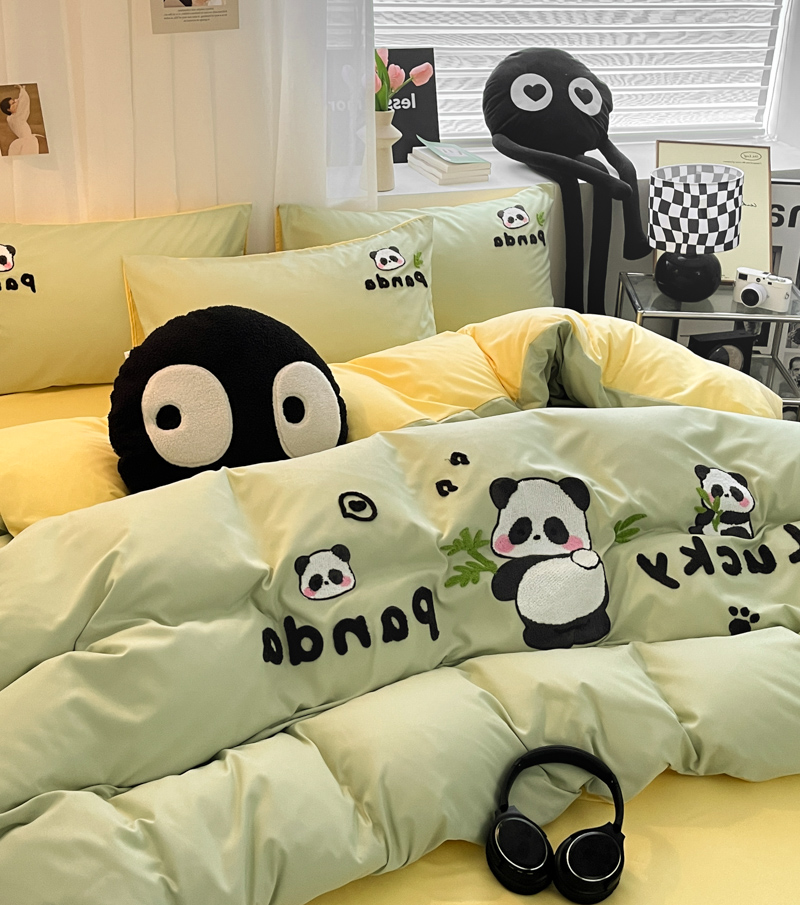 91家纺网 家纺一手货源 找家纺 沐慕家居 2024毛巾绣四件套 幸运熊猫-绿色