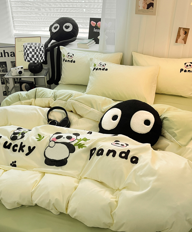 91家纺网 家纺一手货源 找家纺 沐慕家居 2024毛巾绣四件套 幸运熊猫-米色