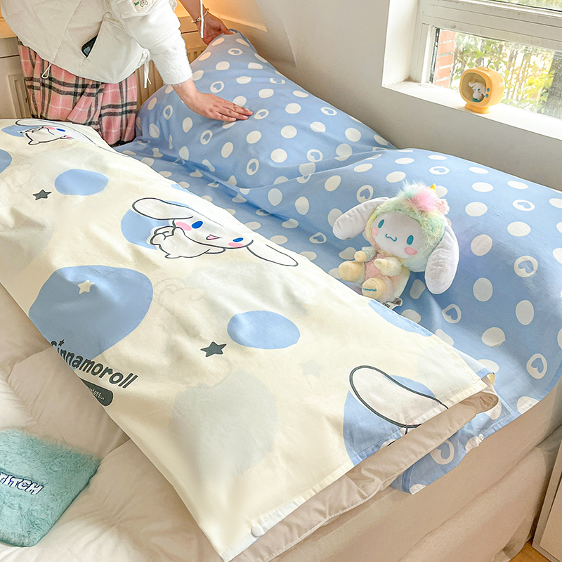 91家纺网 家纺一手货源 找家纺 金爱家 2024新款三丽鸥正版授权纯棉旅行隔脏睡袋火车出行睡袋系列（送同款收纳袋） 纯棉睡袋-波点玉桂狗