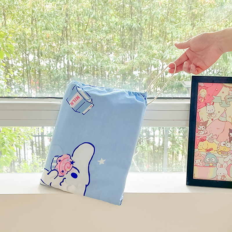 91家纺网 家纺一手货源 找家纺 金爱家 2024新款三丽鸥正版授权纯棉旅行隔脏睡袋火车出行睡袋系列（送同款收纳袋） 纯棉睡袋-牛奶玉桂狗