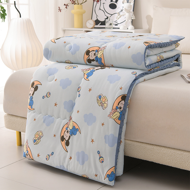 91家纺网 家纺一手货源 找家纺 艾兜坊 2024新款A类针织凉感大豆夏被 晚安米奇