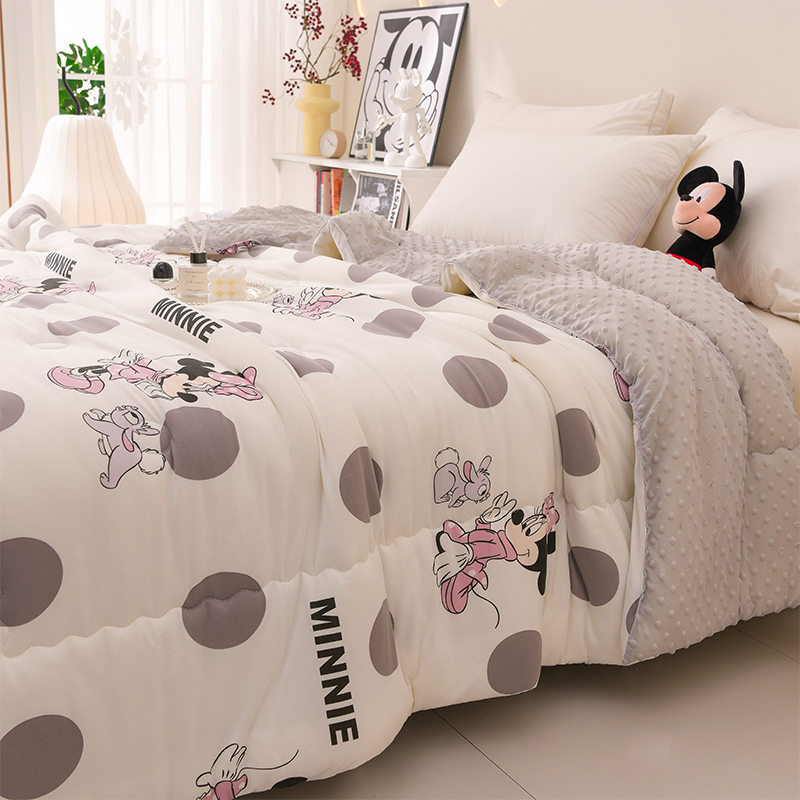 91家纺网 家纺一手货源 找家纺 艾兜坊 2024新款A类针织凉感大豆夏被 圆点米妮