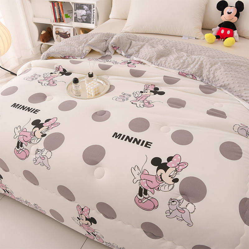 91家纺网 家纺一手货源 找家纺 艾兜坊 2024新款A类针织凉感大豆夏被 圆点米妮