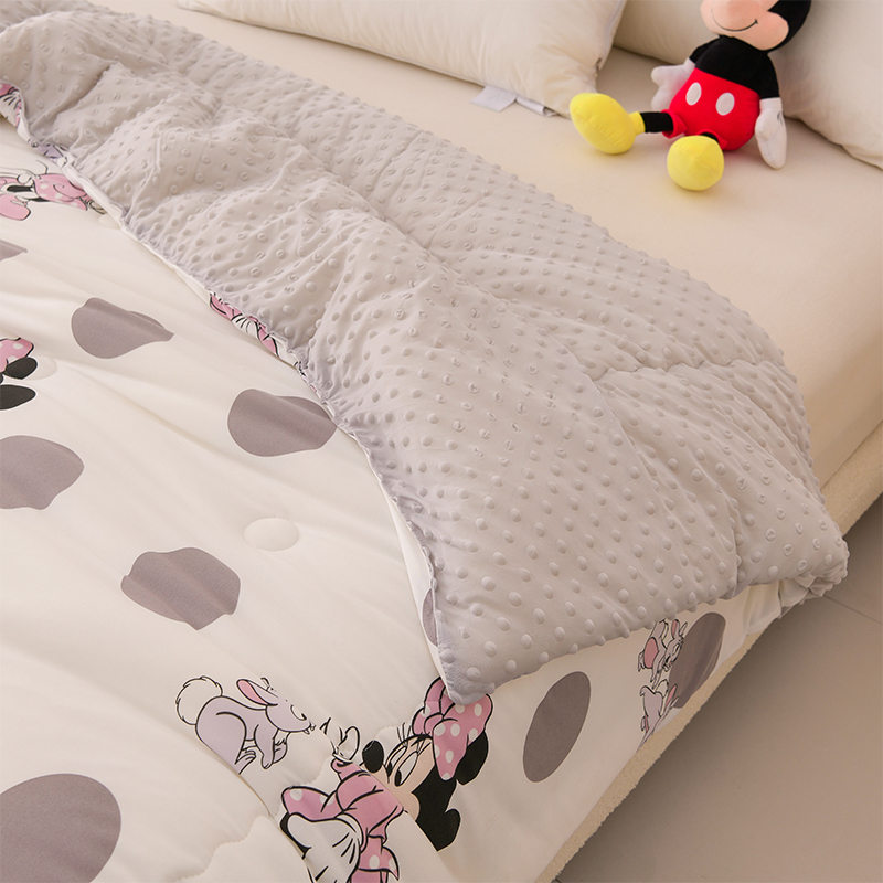 91家纺网 家纺一手货源 找家纺 艾兜坊 2024新款A类针织凉感大豆夏被 圆点米妮