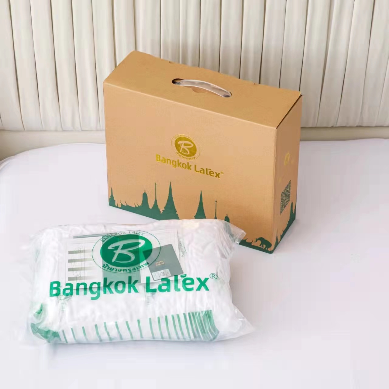 91家纺网 家纺一手货源 找家纺 泰国曼谷乳胶枕枫叶针织狼牙曲线按摩儿童A品乳胶枕裸芯批发