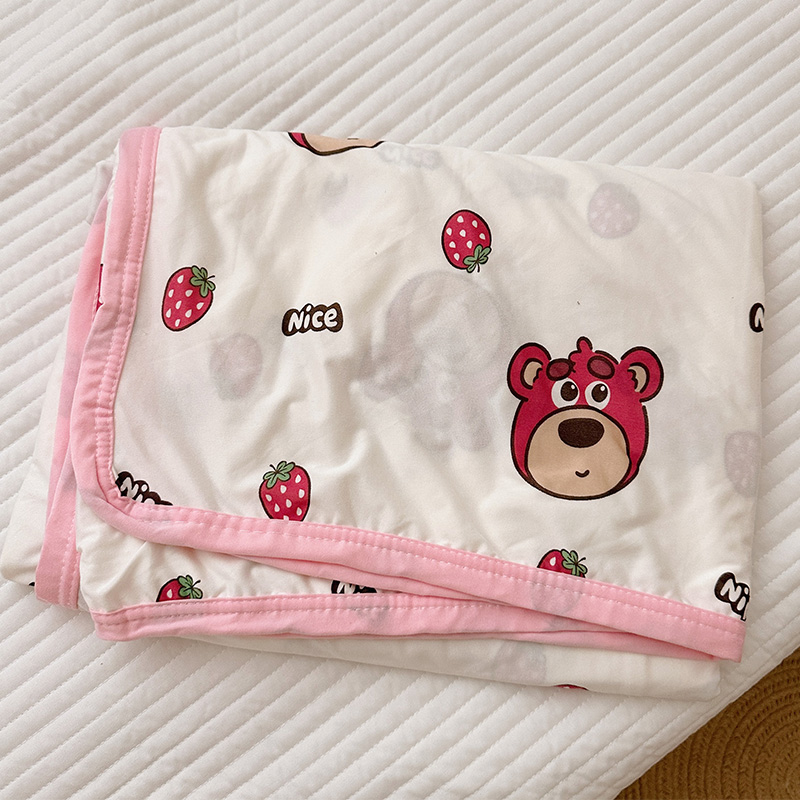 91家纺网 家纺一手货源 找家纺 嗨生活 2025新款婴儿裸睡级凉感针织毯 幼儿园夏被 儿童夏被 毯子 直播 微商 电商 好货推荐产品 草莓熊