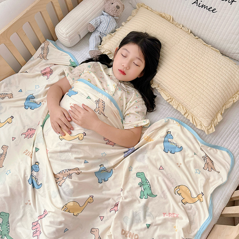 91家纺网 家纺一手货源 找家纺 嗨生活 2025新款婴儿裸睡级凉感针织毯 幼儿园夏被 儿童夏被 毯子 直播 微商 电商 好货推荐产品 多彩恐龙