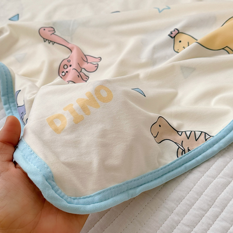 91家纺网 家纺一手货源 找家纺 嗨生活 2025新款婴儿裸睡级凉感针织毯 幼儿园夏被 儿童夏被 毯子 直播 微商 电商 好货推荐产品 多彩恐龙