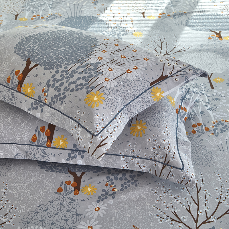 91家纺网 家纺一手货源 找家纺 金纱玉纺家纺 2024新款加厚AB版四件套 森林小镇-灰