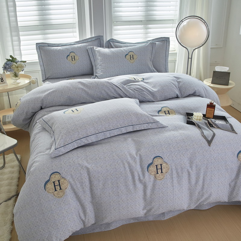 91家纺网 家纺一手货源 找家纺 金纱玉纺家纺 2024新款加厚AB版四件套 唯尚-灰