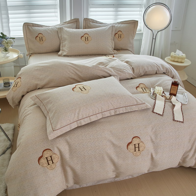 91家纺网 家纺一手货源 找家纺 金纱玉纺家纺 2024新款加厚AB版四件套 唯尚-咖