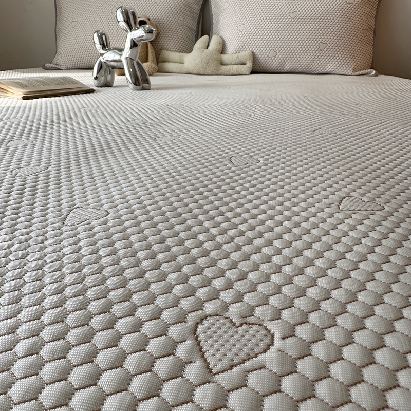 91家纺网 家纺一手货源 找家纺 千朵  2024新款床笠款3D凉感豆豆凉席 爱心咖 