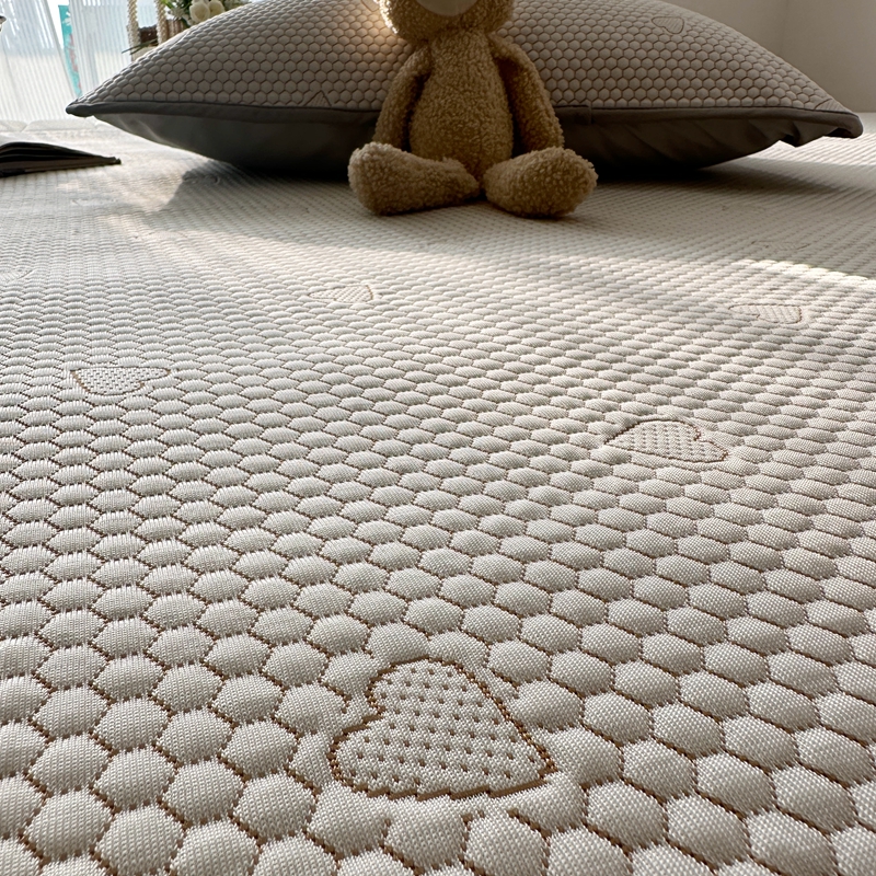 91家纺网 家纺一手货源 找家纺 千朵  2024新款床笠款3D凉感豆豆凉席 爱心咖 