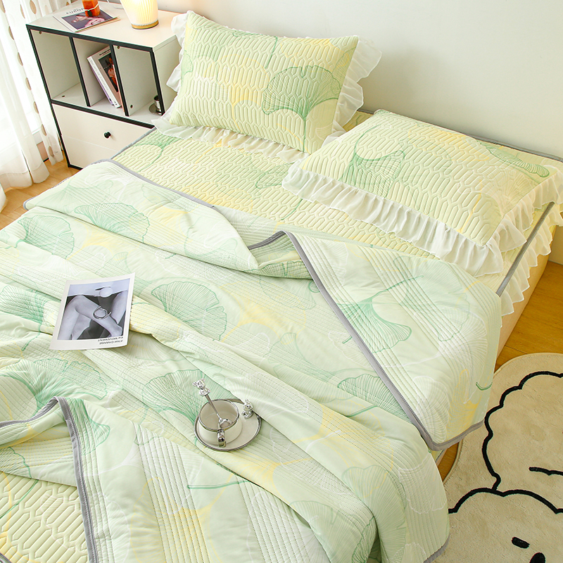 91家纺网 家纺一手货源 找家纺 牛魔王 2025新款冰丝凉感丝夏被 银杏叶