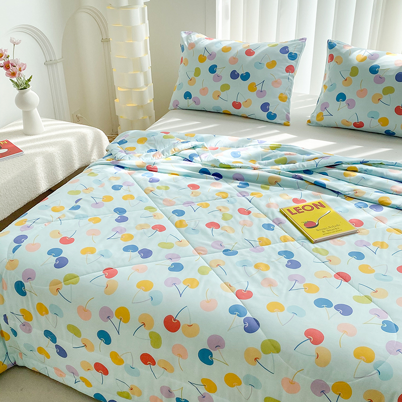 91家纺网 家纺一手货源 找家纺 天瑜 2024新款棉绸苏香绸舒香绸夏被人造棉夏凉被 七彩樱桃蓝