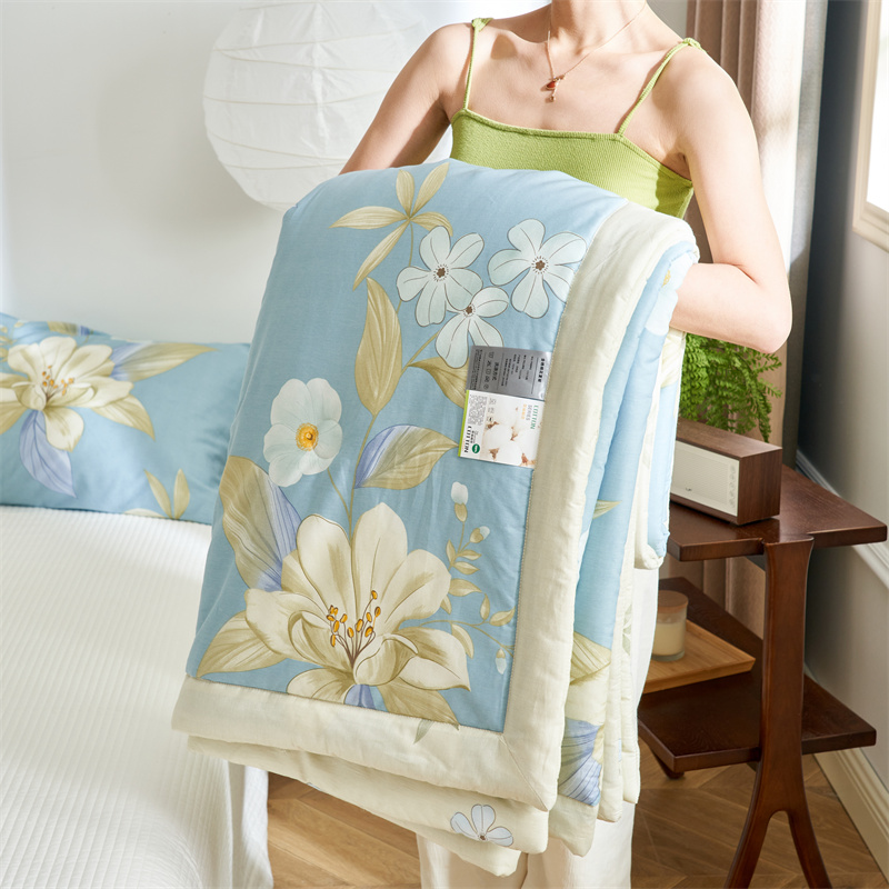 91家纺网 家纺一手货源 找家纺 恬思语家纺 2025新款全棉印花棉花夏被 芬芳年华