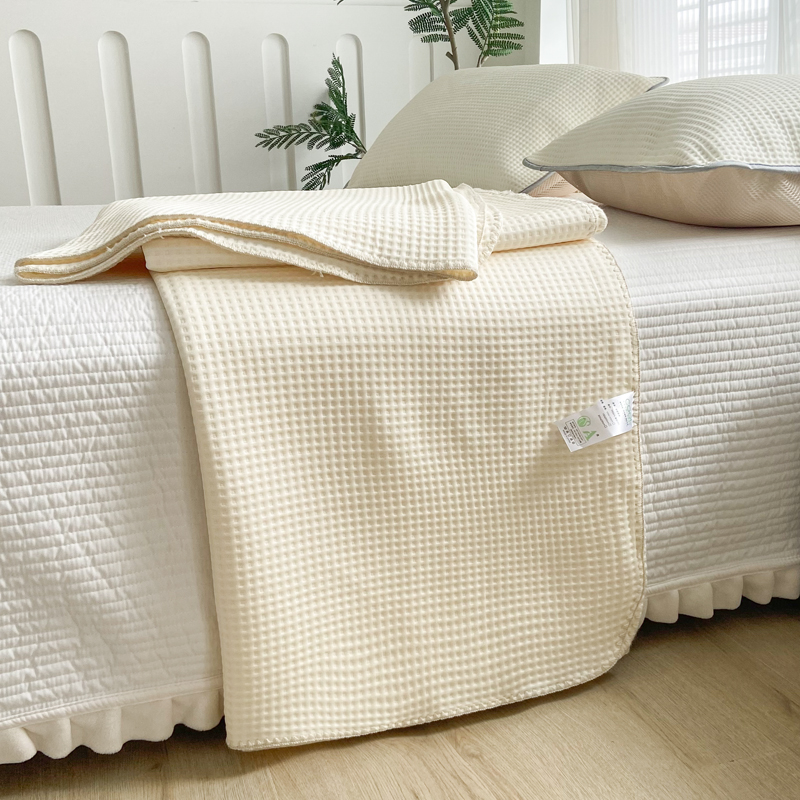 91家纺网 家纺一手货源 找家纺 触手即凉！A类创新科技新款2025双面PE夏凉被恒温凉薄被子 米黄