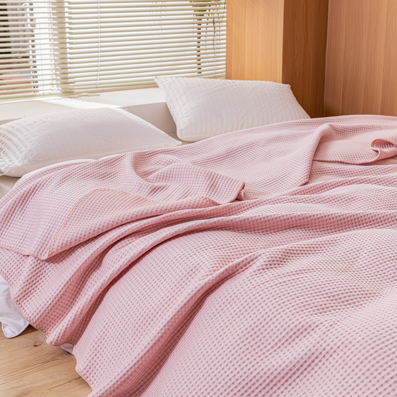 91家纺网 家纺一手货源 找家纺 触手即凉！A类创新科技新款2025双面PE夏凉被恒温凉薄被子 粉色