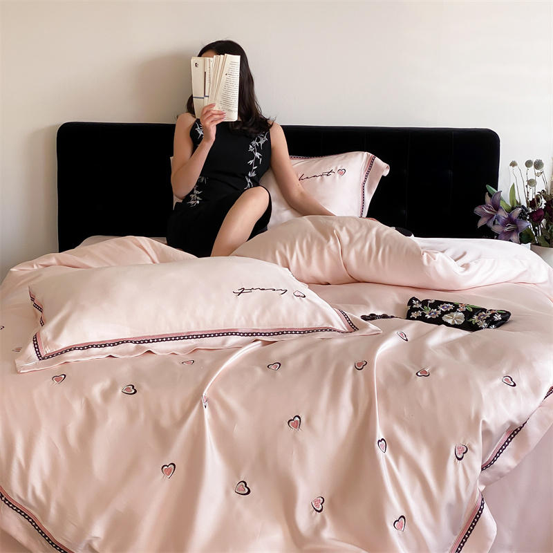 91家纺网 家纺一手货源 找家纺 馨蕊 2024新款80支奥地利兰精天丝四件套——天丝小爱心 天丝小爱心-初夏粉