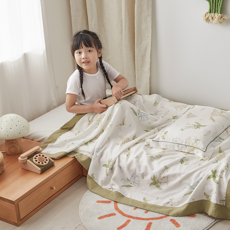 91家纺网 家纺一手货源 找家纺 荷马之梦 天竹系列——2024新款A类竹纤维儿童盖毯 恐龙探险家