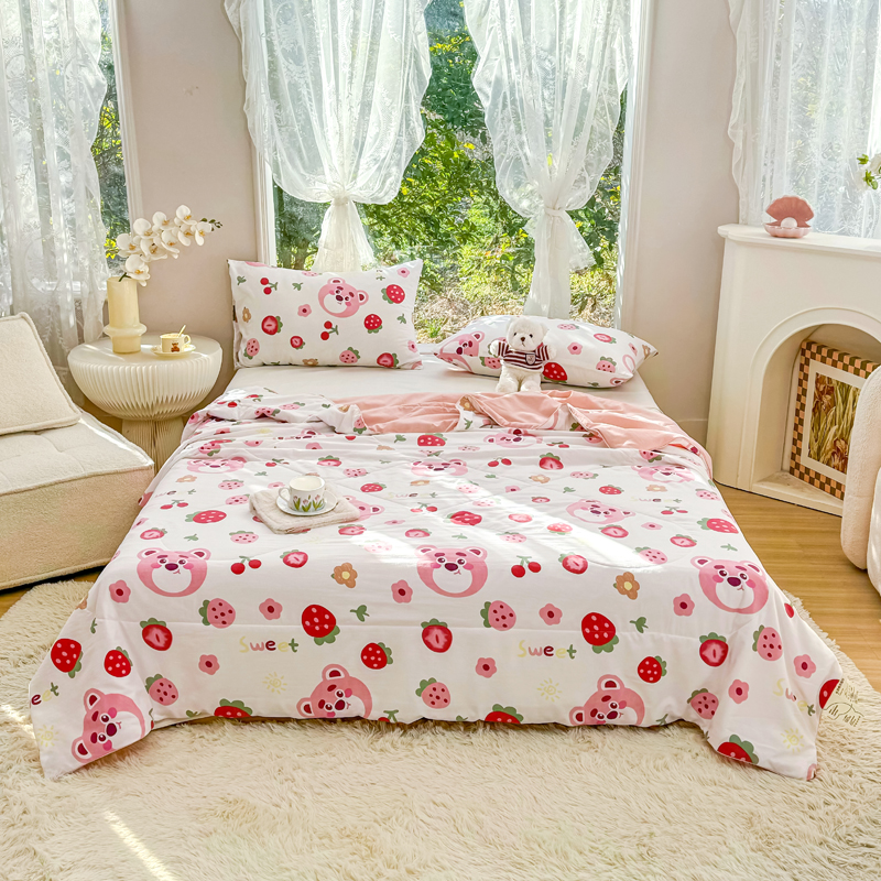 91家纺网 家纺一手货源 找家纺 梦恬佳-2024新款A类水洗双层纱夏凉被 草莓蛋糕