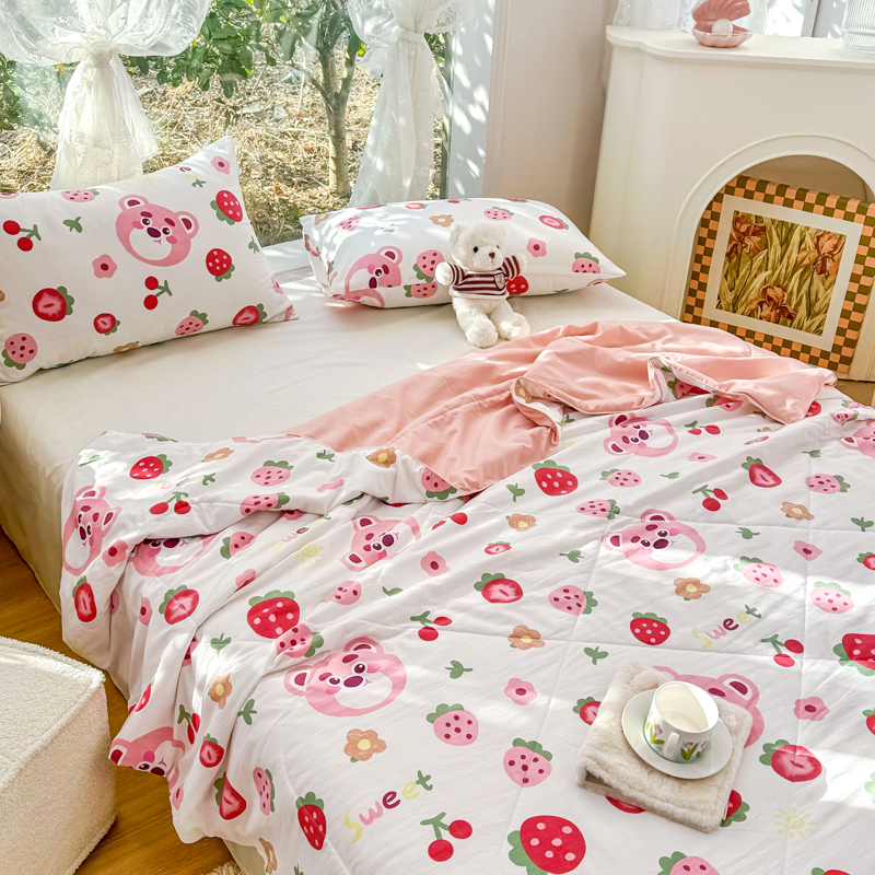 91家纺网 家纺一手货源 找家纺 梦恬佳-2024新款A类水洗双层纱夏凉被 草莓蛋糕