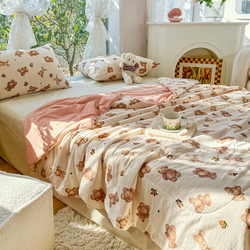 91家纺网 家纺一手货源 找家纺 梦恬佳-2024新款A类水洗双层纱夏凉被 夹心小熊